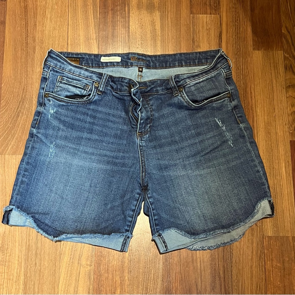 Kut from Kloth Jean Shorts size 16